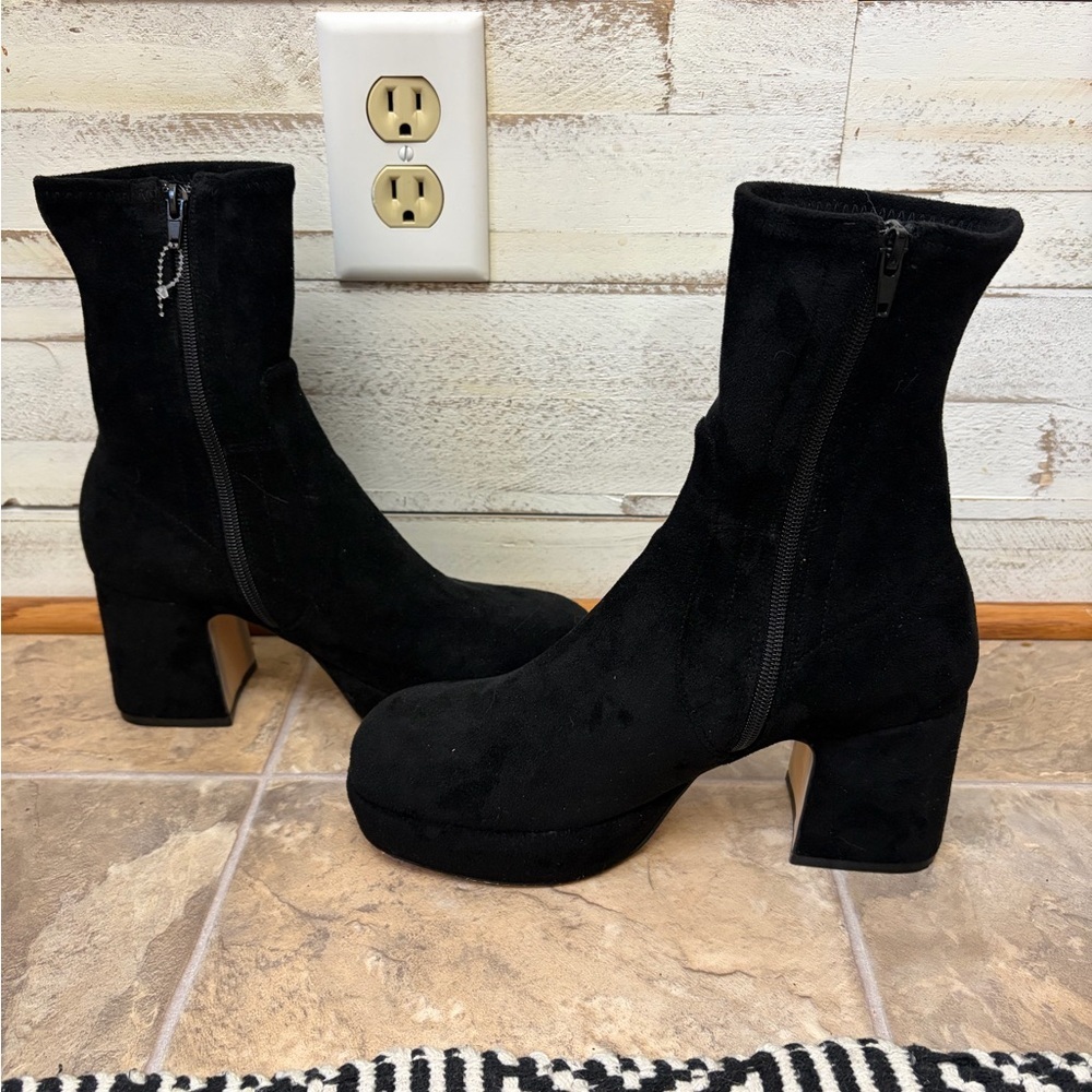 Silent D black Suede Ankle platform bootiesize 38 7-7.5 Anthropologie micro otto